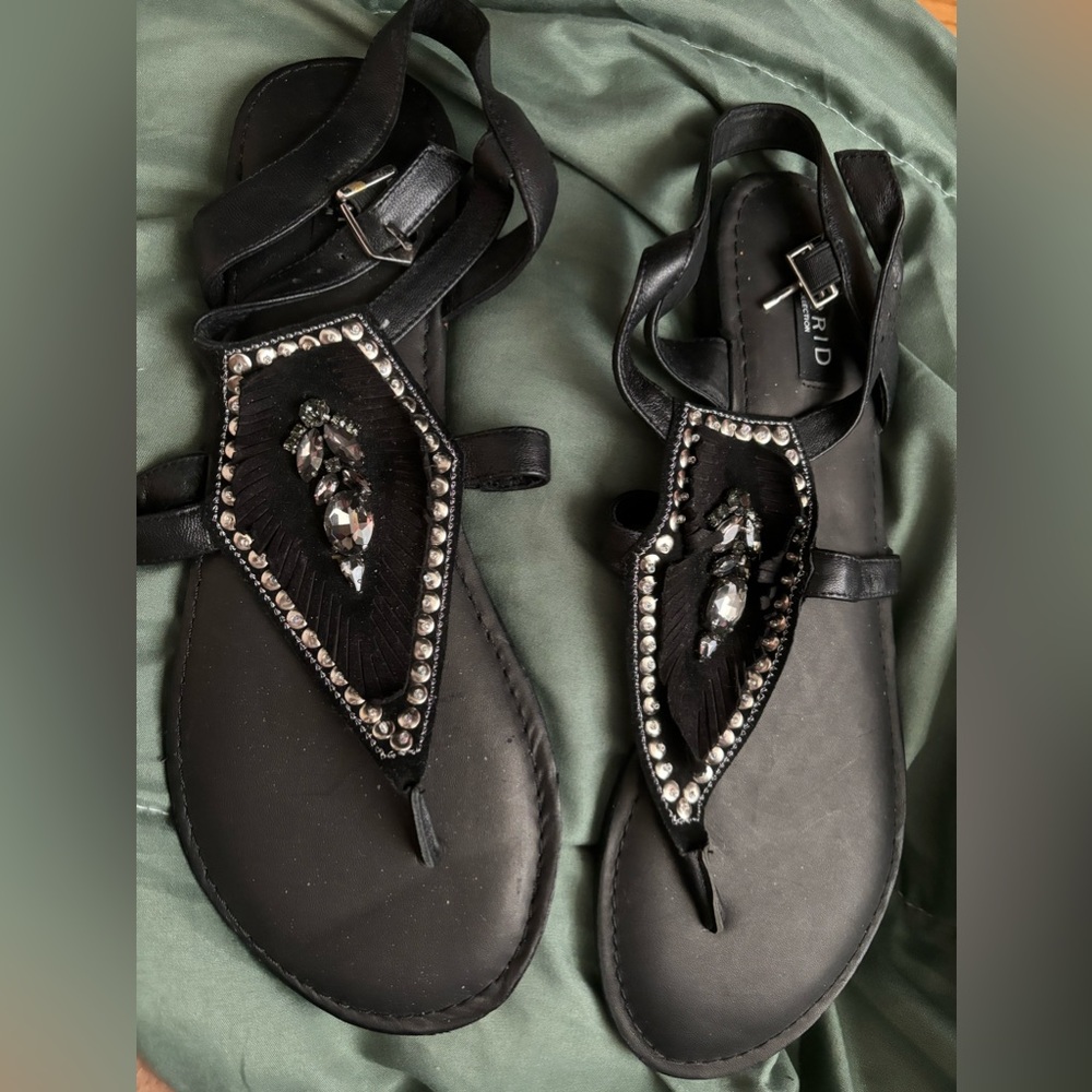 Torrid size 13 w black suede fringe and stone T-strap sandal new never worn